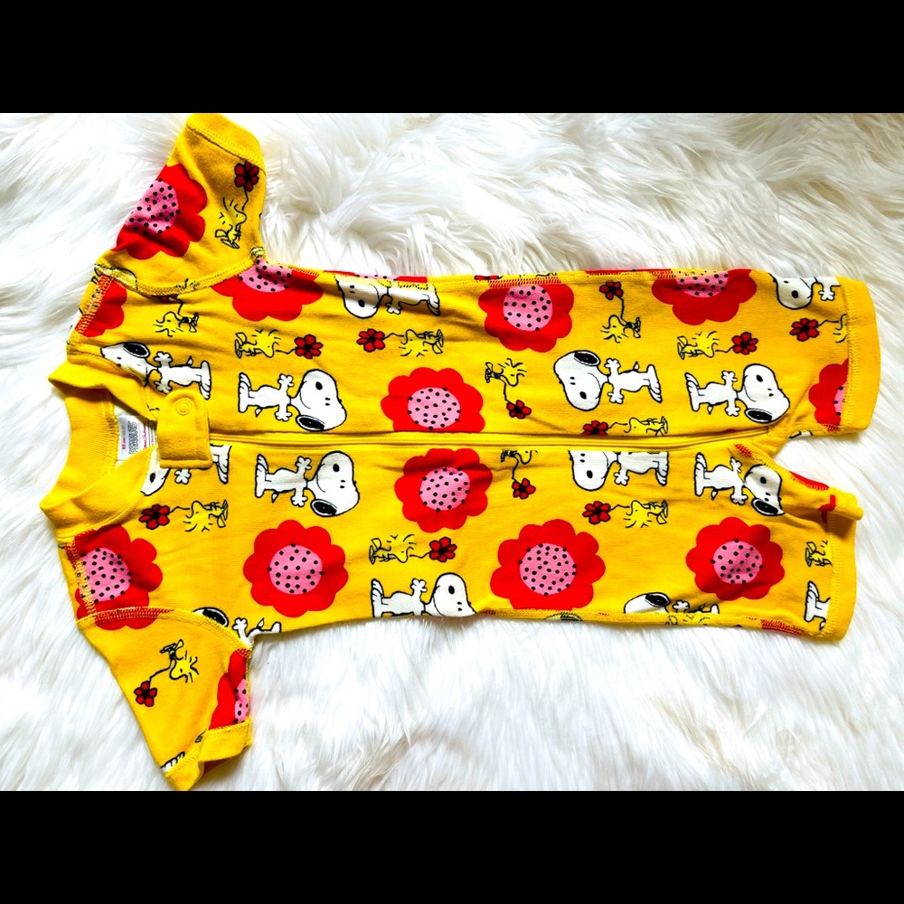 Hanna Andersson romper 2T. Worn once. Peanut 👼